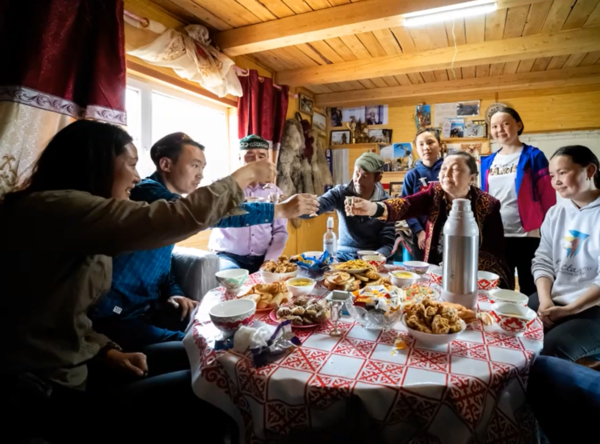 4. Immerse Yourself in the Surrounding 4. Immerse Yourself in the Surrounding